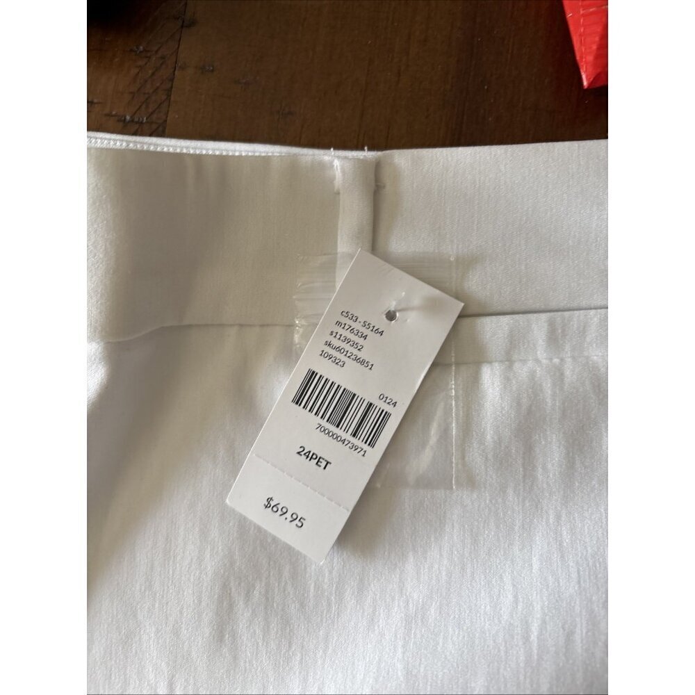 lane bryant White Slim Capri Pants Size 24 Petite Mid Rise NWT - Picture 5 of 10